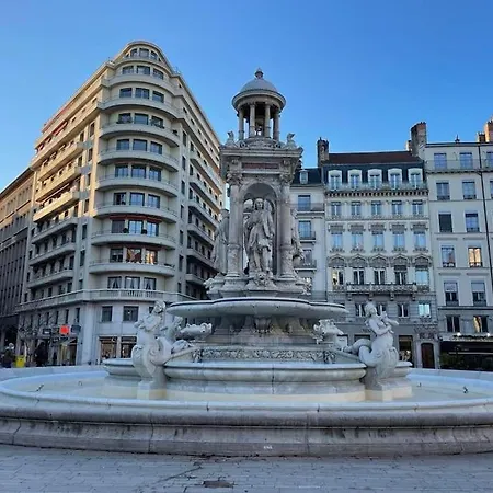 New / Belle Et Rebelle Avec Jacuzzi Appartement Lyon