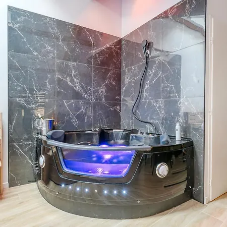 Appartement New / Belle Et Rebelle Avec Jacuzzi *