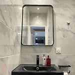 Apartment New / Belle Et Rebelle Avec Jacuzzi Lyon